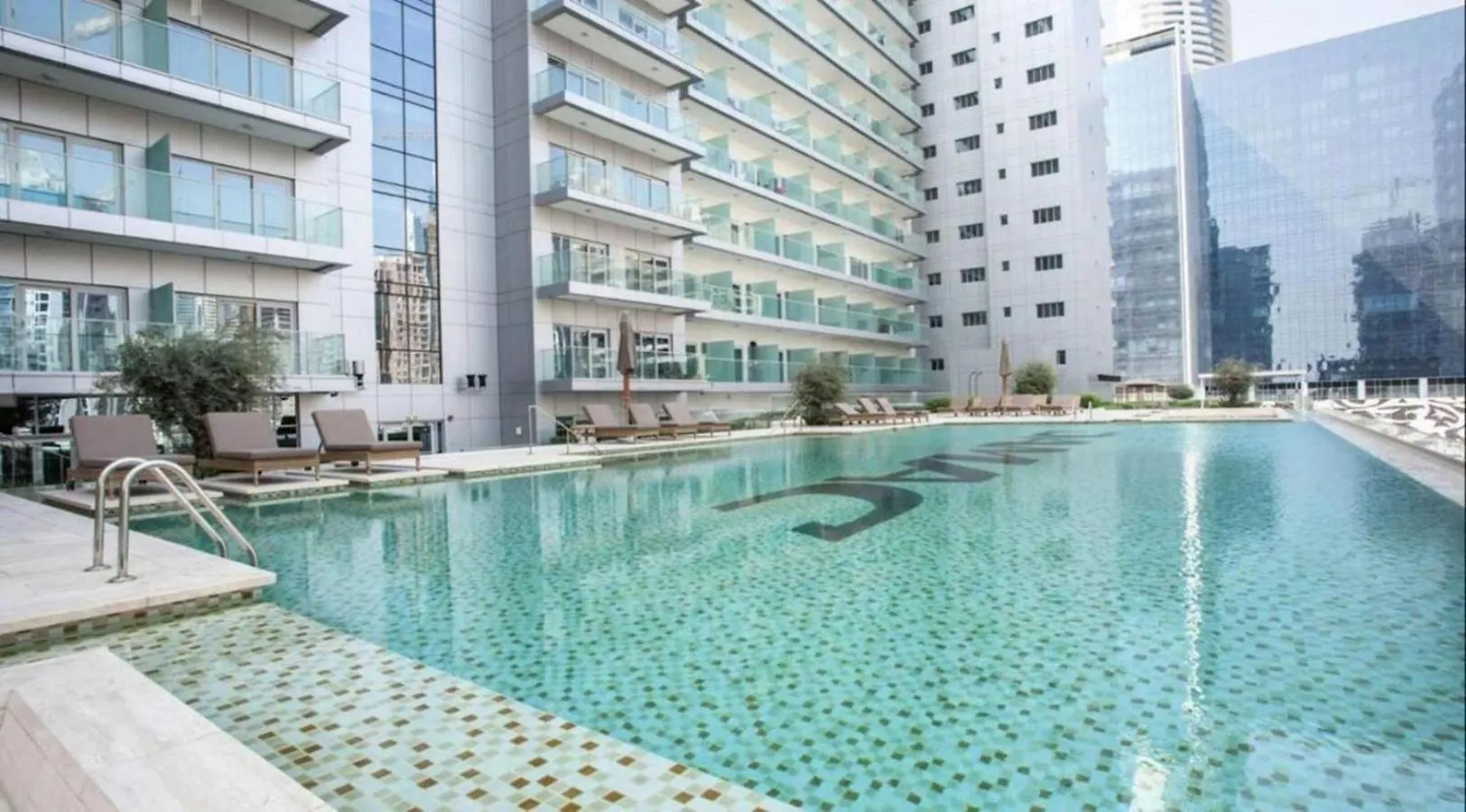 Modern With Stunning City View - Damac Majestine Tower Dubai Daire
