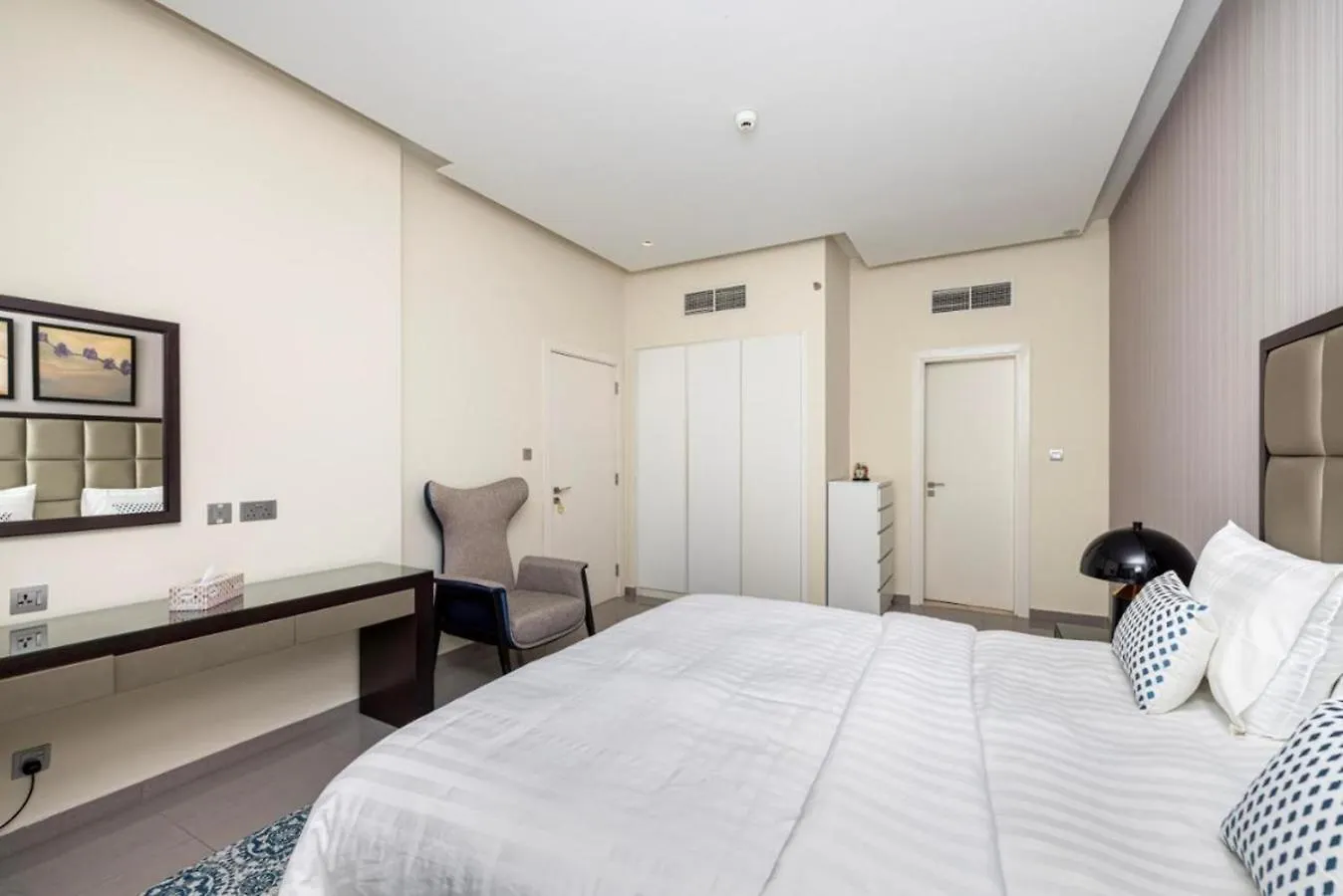 Modern With Stunning City View - Damac Majestine Tower Dubai 0*,