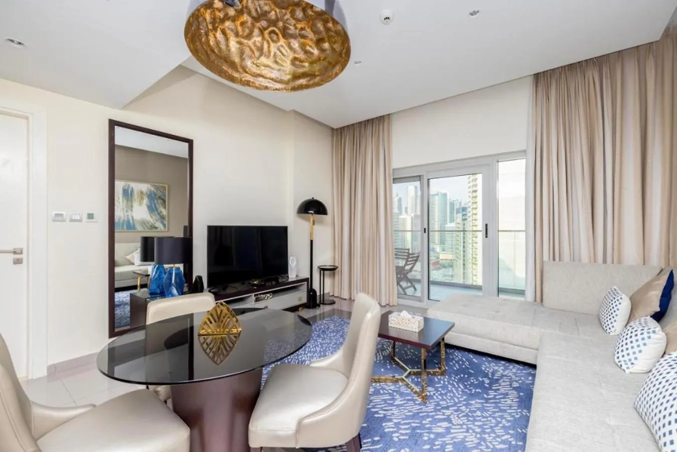 Modern With Stunning City View - Damac Majestine Tower Dubai 0*,  Birleşik Arap Emirlikleri